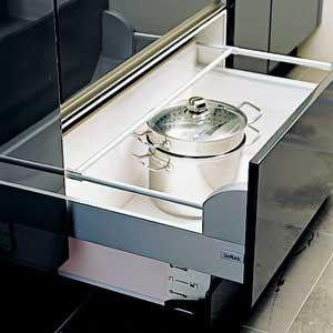 Muebles a Medida - Como almacenar todos los accesorios que Ud necesita en su cocina?